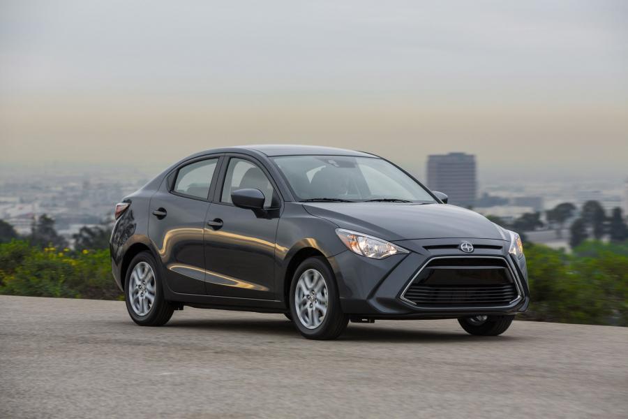  Scion iA 2015 года  (фото 8 из 31)